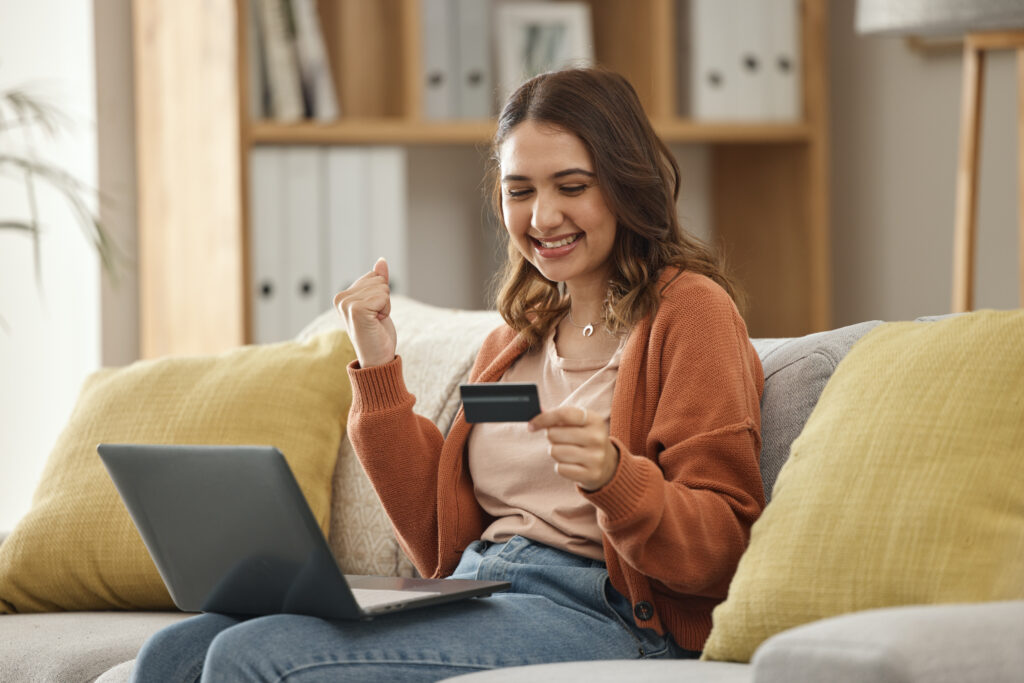 Woman saves money on home internet by switching to a new provider